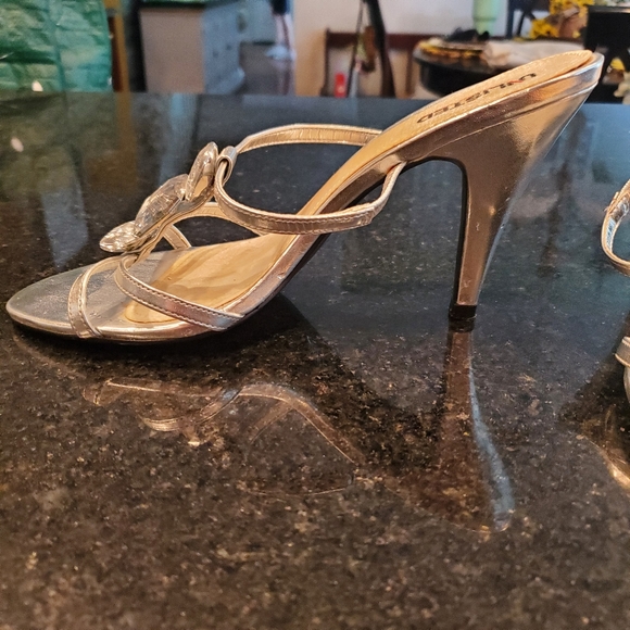 Kenneth Cole Unlisted silver 4 in. Jeweled heels - Picture 5 of 14